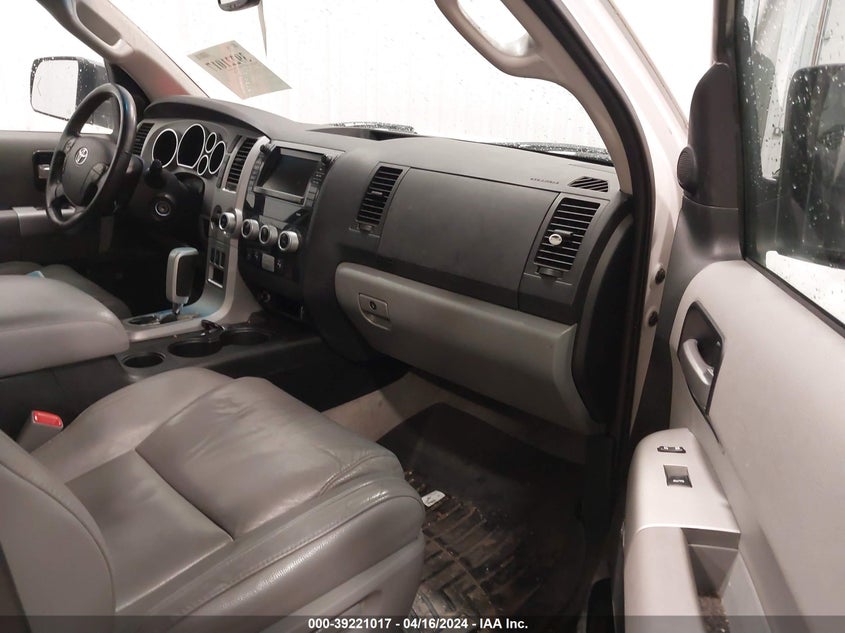 2008 Toyota Sequoia Limited 5.7L V8 VIN: 5TDBY68A48S009746 Lot: 39221017