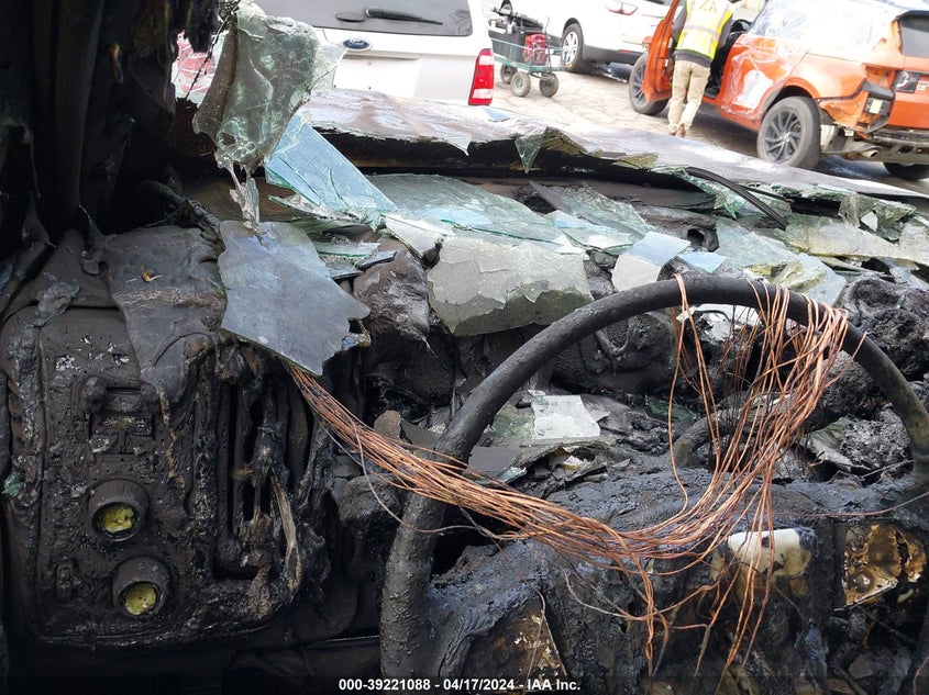 2018 Chevrolet Silverado 1500 2Lt VIN: 1GCVKREC1JZ138635 Lot: 39221088