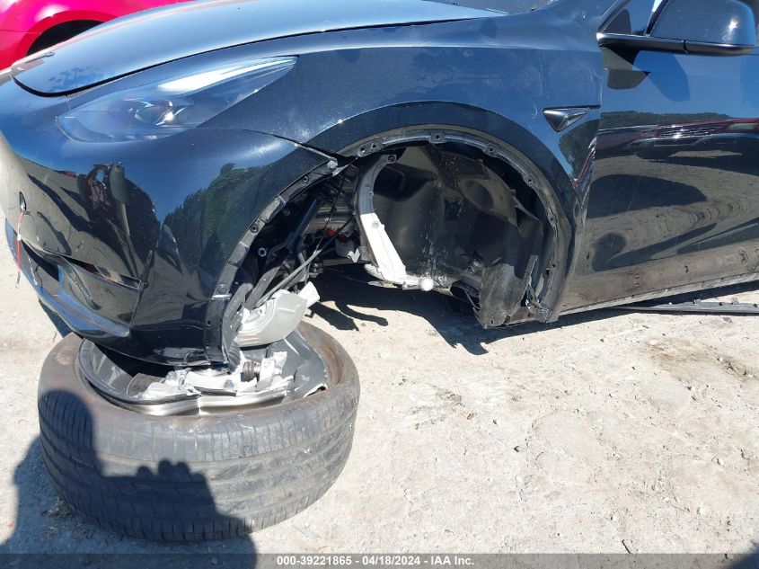 2024 Tesla Model Y Long Range Dual Motor All-Wheel Drive VIN: 7SAYGDEE6RF982886 Lot: 39221865