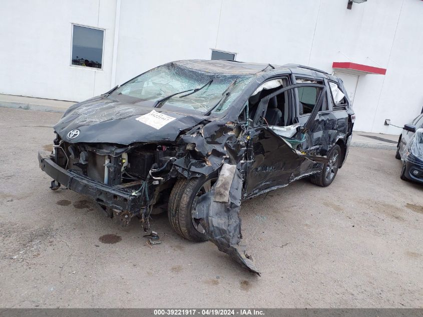 5TDXK3DC3FS647190 2015 TOYOTA SIENNA - Image 2