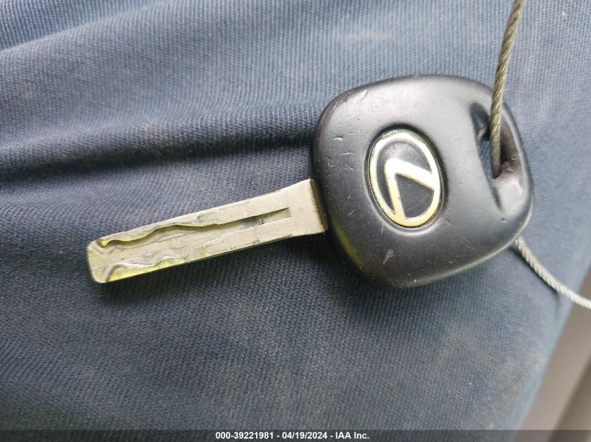 2002 Lexus Es 300 VIN: JTHBF30G420046647 Lot: 39221981