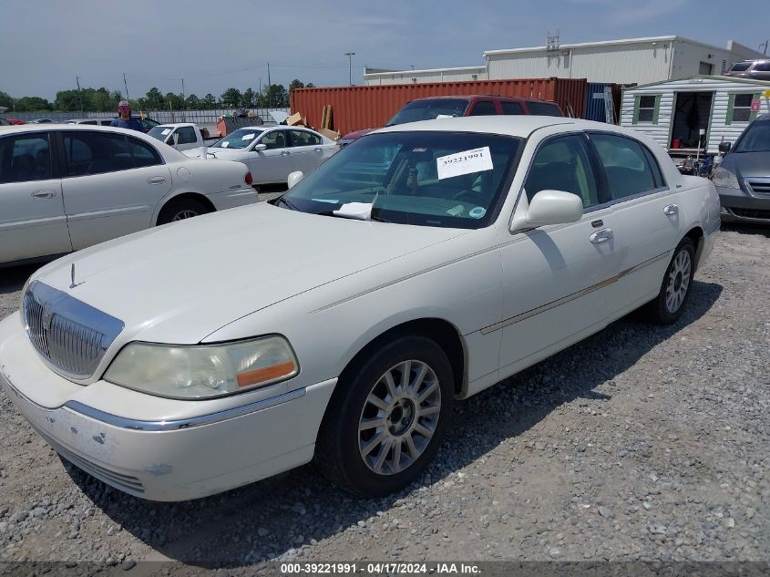 2006 Lincoln Town Car Signature VIN: 1LNHM81W06Y642247 Lot: 39221991