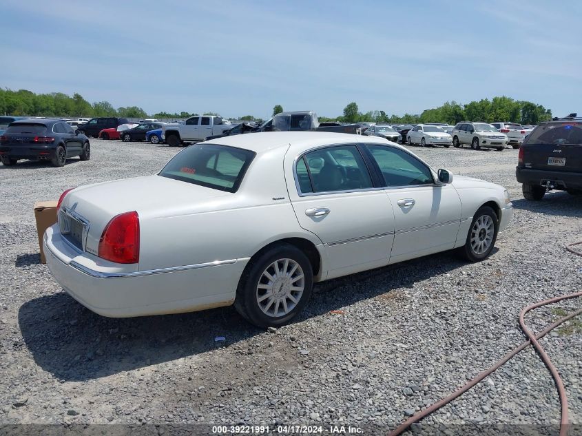 2006 Lincoln Town Car Signature VIN: 1LNHM81W06Y642247 Lot: 39221991