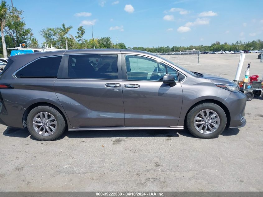 5TDYRKEC4NS125210 2022 Toyota Sienna Xle