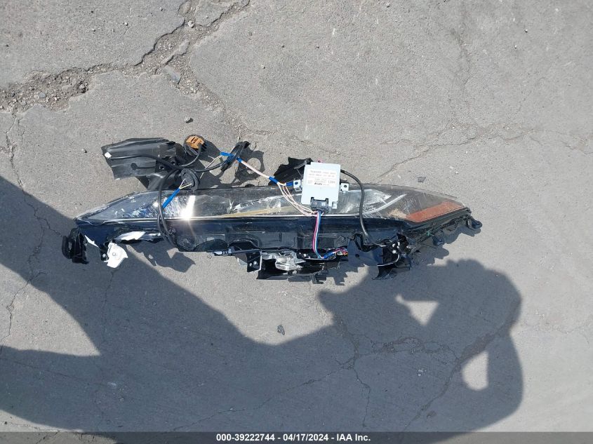 2022 Toyota Venza Le VIN: JTEAAAAHXNJ102740 Lot: 39228660