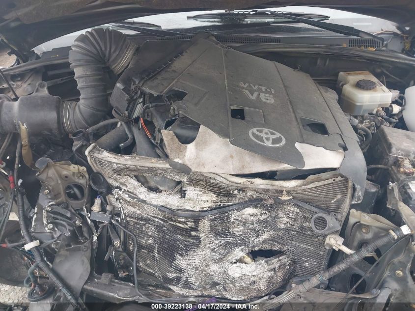 2004 Toyota 4Runner Limited V6 VIN: JTEZU17R640039215 Lot: 50420884