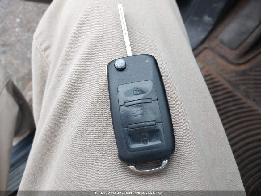 2005 Volkswagen Touareg V8 VIN: WVGMM77L05D071435 Lot: 39223492