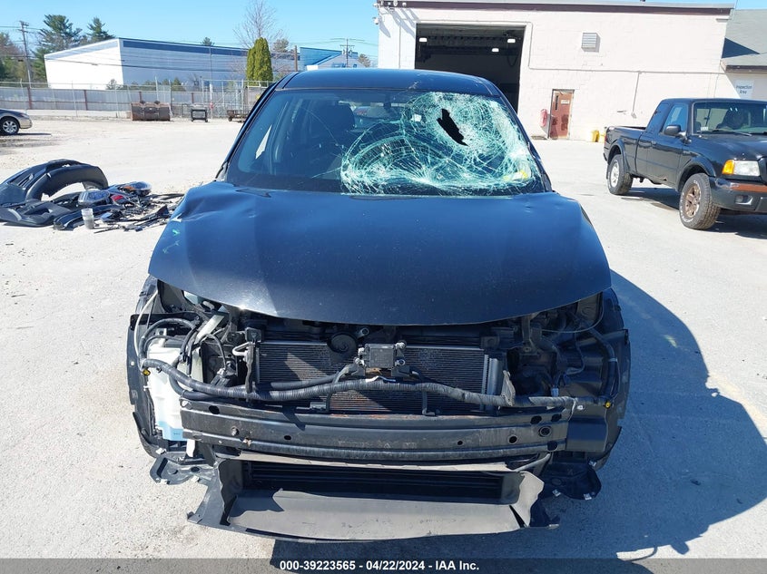 VIN KNMAT2MV2JP613596 2018 NISSAN ROGUE S
