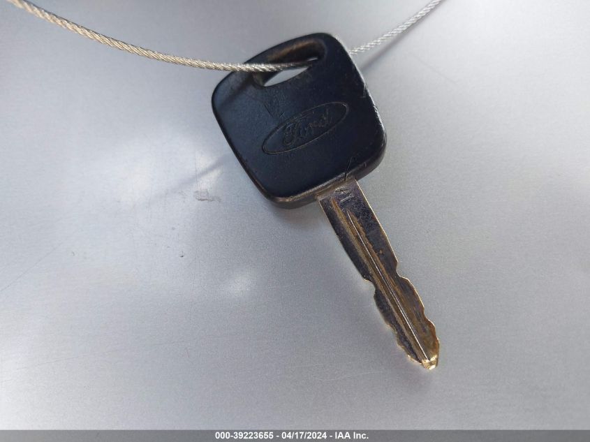 2005 Ford Focus Zx4 VIN: 1FAFP38ZX5W275900 Lot: 39223655