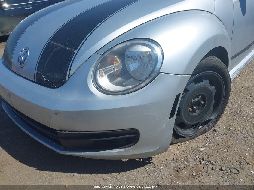 2014 VOLKSWAGEN BEETLE 2.5L - 3VWJX7AT0EM631348