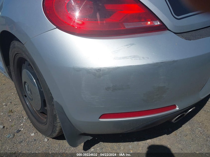 2014 VOLKSWAGEN BEETLE 2.5L - 3VWJX7AT0EM631348