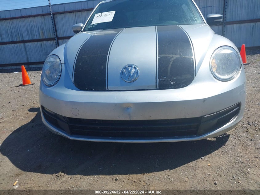 2014 VOLKSWAGEN BEETLE 2.5L - 3VWJX7AT0EM631348