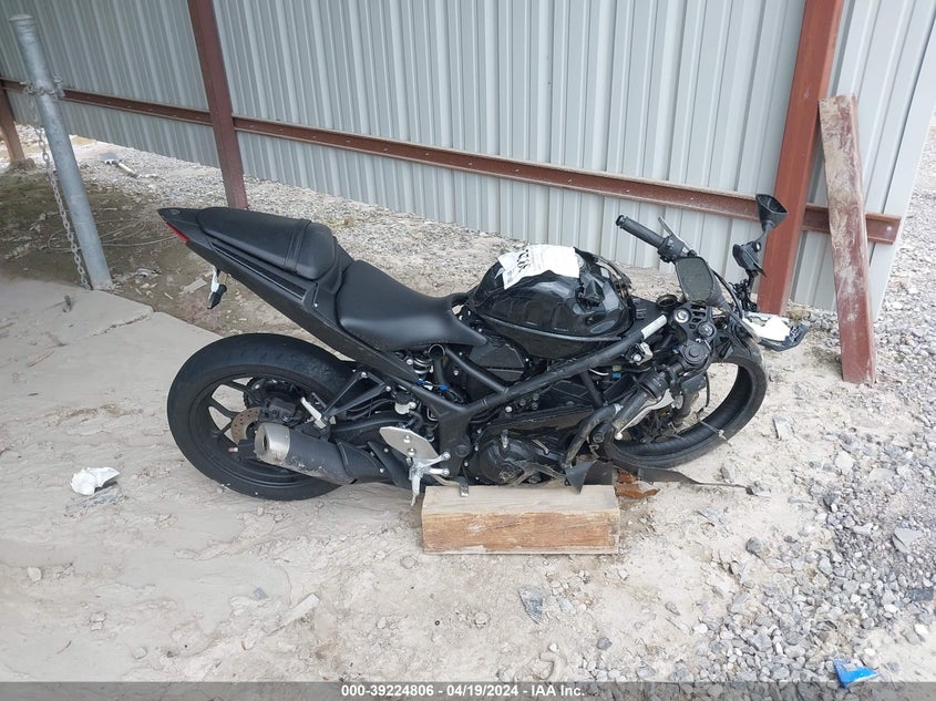 2020 YAMAHA YZFR3 A MH3RH18Y3LK004845