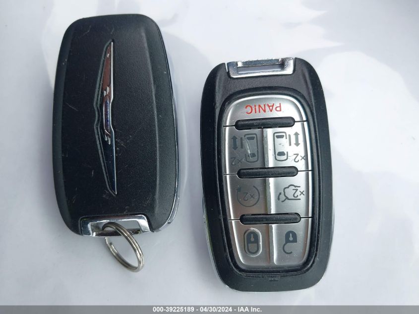 2017 Chrysler Pacifica Touring-L VIN: 2C4RC1BG6HR771305 Lot: 39225189