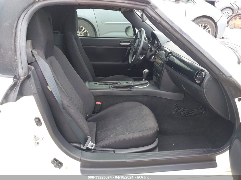 2007 Mazda Mx-5 Touring VIN: JM1NC25FX70131467 Lot: 39225874