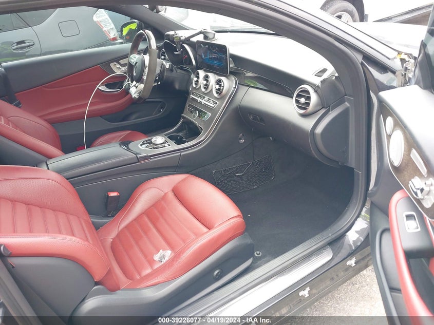 VIN WDDWJ8DB9KF832685 2019 MERCEDES-BENZ C 300 300