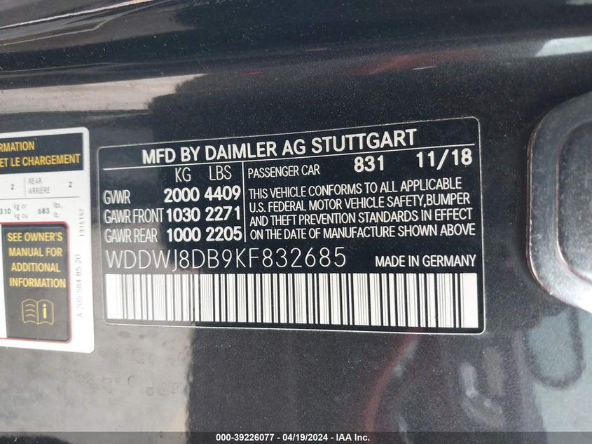 VIN WDDWJ8DB9KF832685 2019 MERCEDES-BENZ C 300 300