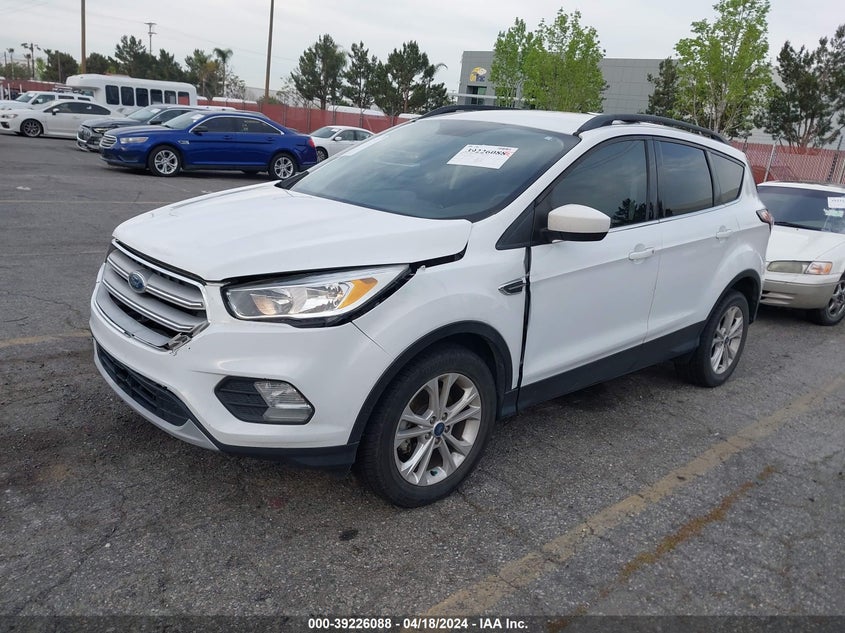 VIN 1FMCU0GD6JUD60955 2018 FORD ESCAPE SE