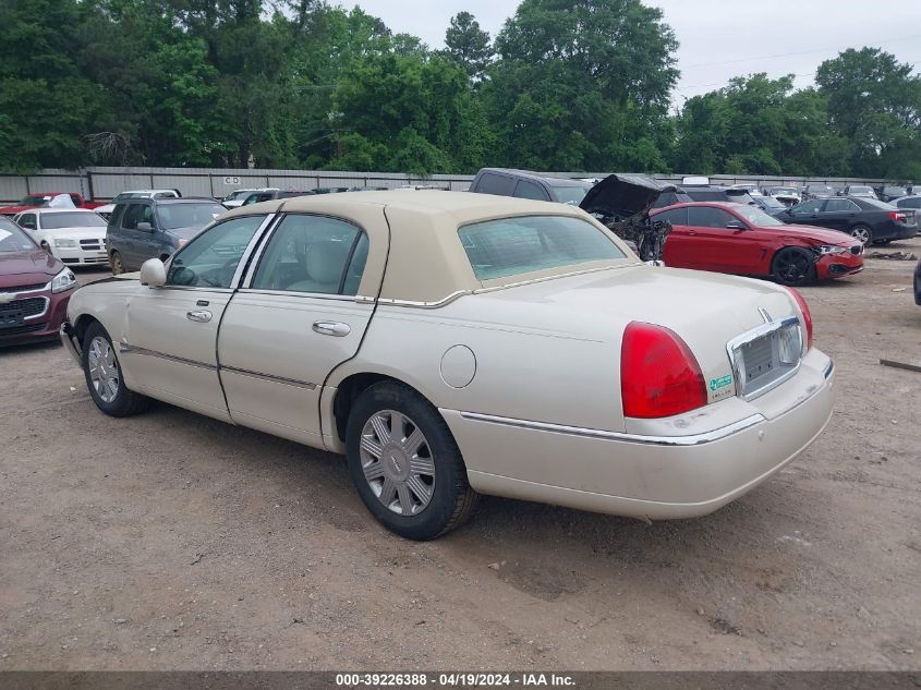 2003 Lincoln Town Car Cartier VIN: 1LNHM83W73Y606502 Lot: 39226388