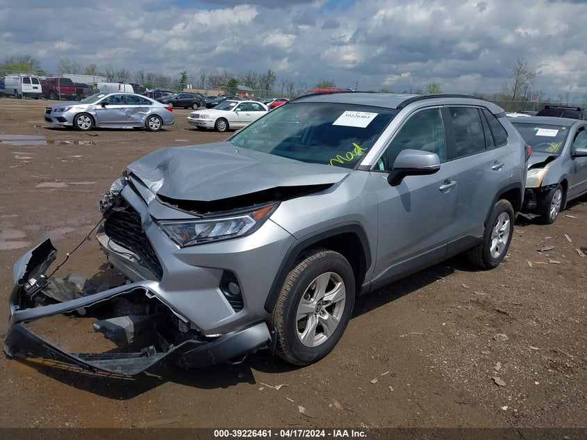 VIN 2T3P1RFV5MW173050 2021 TOYOTA RAV4 XLE