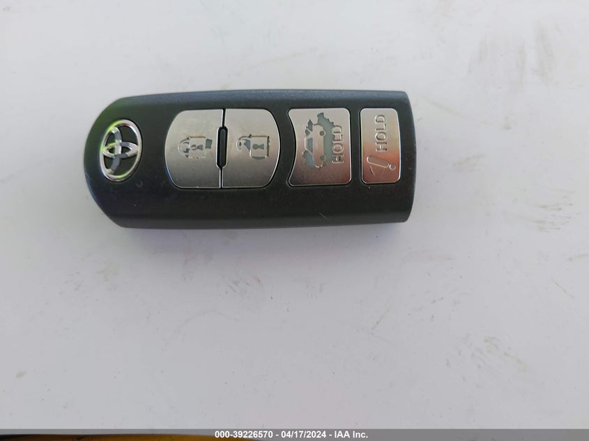 2019 TOYOTA YARIS L/LE/XLE - 3MYDLBYV2KY522756