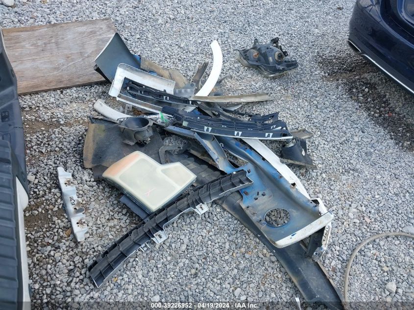 2010 Ford F-150 Fx4/Harley-Davidson/King Ranch/Lariat/Platinum/Xl/Xlt VIN: 1FTFW1EV7AFB37051 Lot: 39226952