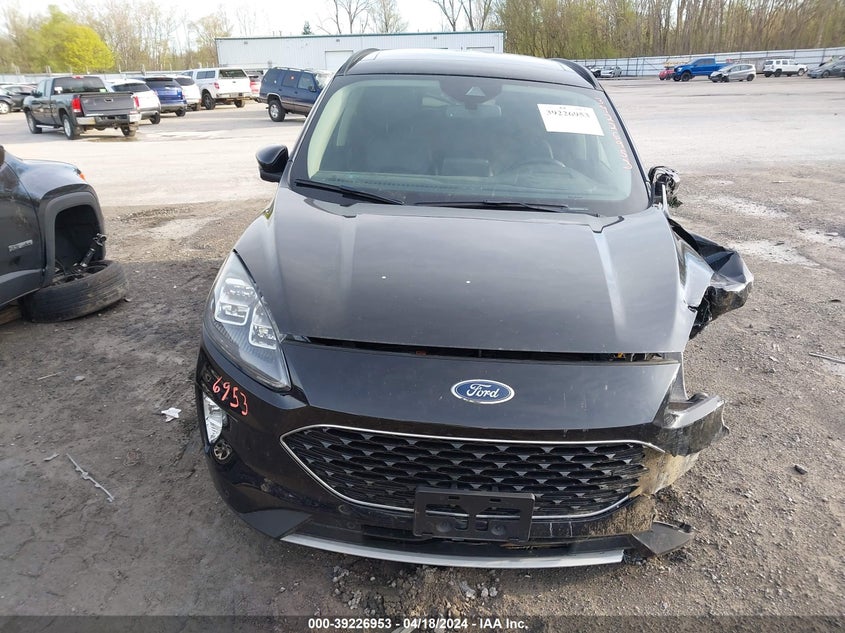 2020 Ford Escape Titanium VIN: 1FMCU9J97LUA20404 Lot: 39226953