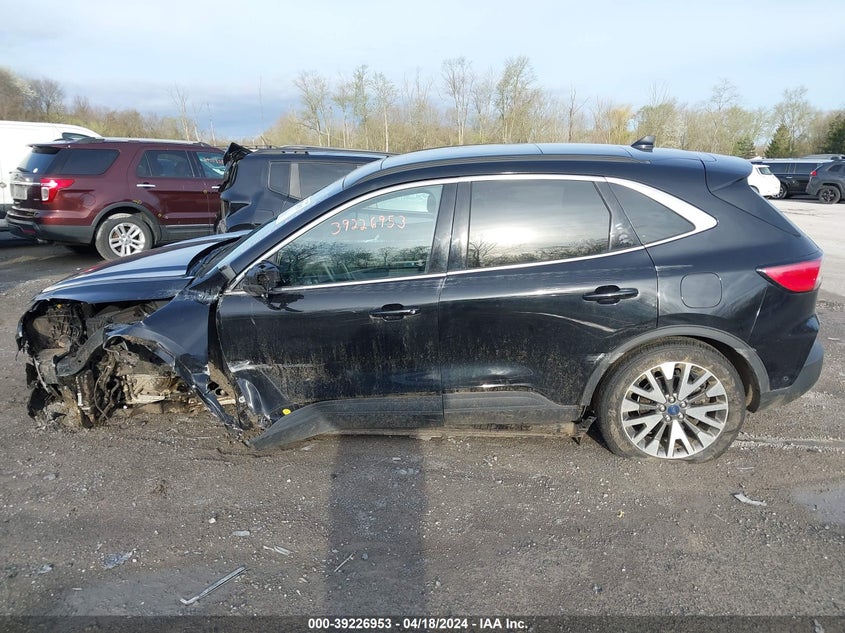 2020 Ford Escape Titanium VIN: 1FMCU9J97LUA20404 Lot: 39226953