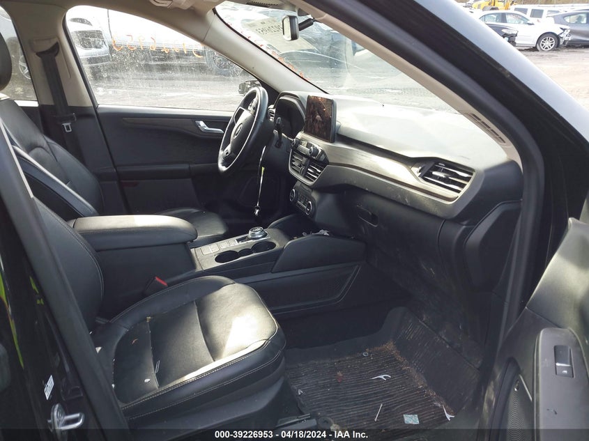 2020 Ford Escape Titanium VIN: 1FMCU9J97LUA20404 Lot: 39226953