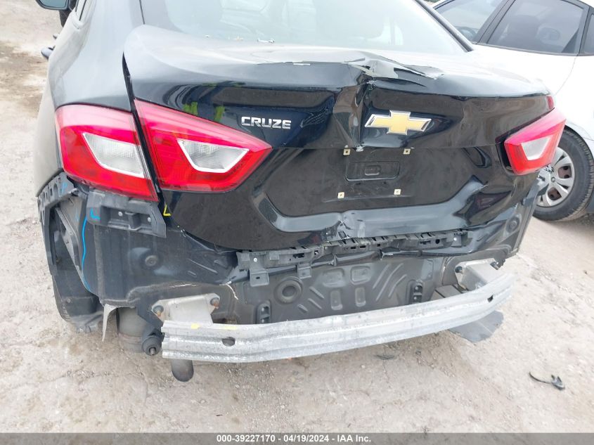 2018 Chevrolet Cruze Ls Auto VIN: 1G1BC5SM2J7139917 Lot: 39227170