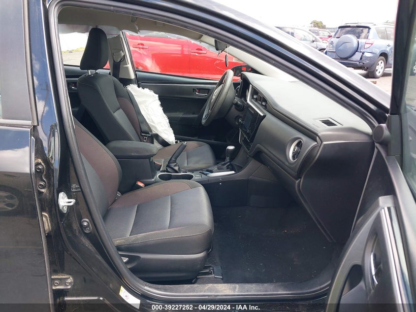 2018 TOYOTA COROLLA LE - 2T1BURHE4JC055110