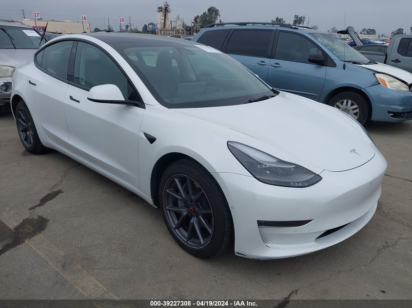 2022 TESLA MODEL 3  (VIN: 5YJ3E1EB0NF131212)