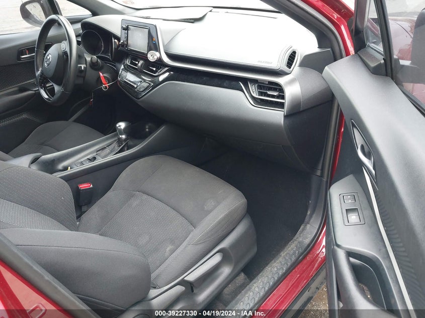 2018 Toyota C-Hr Xle VIN: NMTKHMBX4JR040324 Lot: 39227330