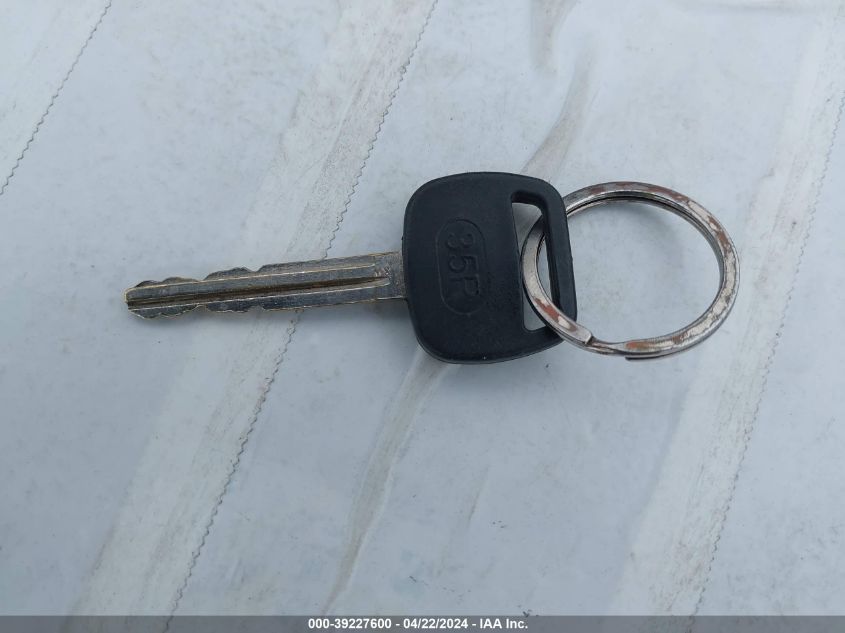 2000 Toyota Sienna Ce VIN: 4T3ZF19C2YU209403 Lot: 39227600