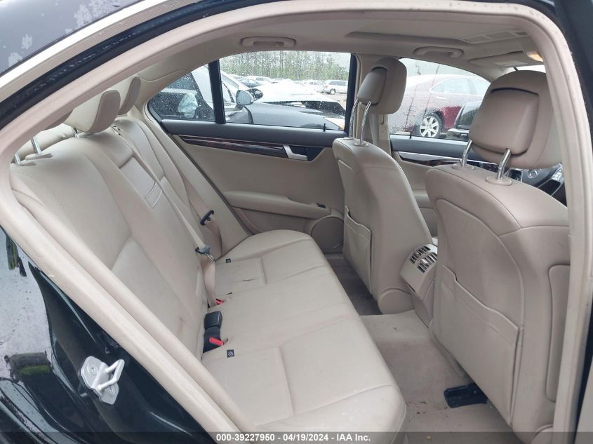 2013 Mercedes-Benz C 300 Luxury 4Matic/Sport 4Matic VIN: WDDGF8AB4DR248531 Lot: 39227950