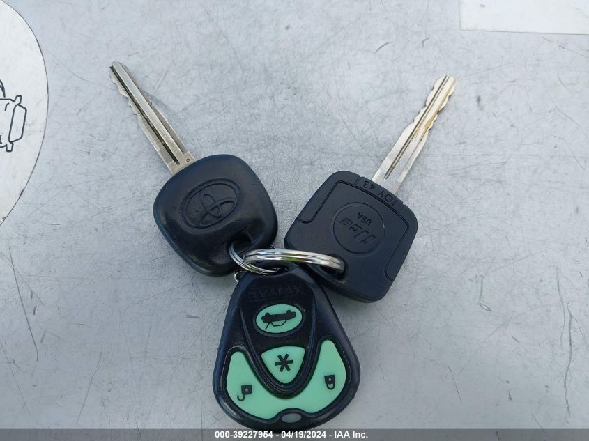 2003 Toyota Camry Se V6 VIN: 4T1BF32K83U551390 Lot: 39251419