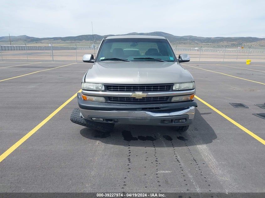 2000 Chevrolet Silverado 1500 Lt VIN: 1GCEK19TXYZ237749 Lot: 39227974