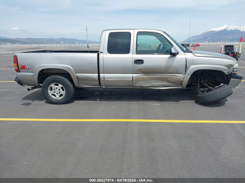 2000 Chevrolet Silverado 1500 Lt VIN: 1GCEK19TXYZ237749 Lot: 39227974