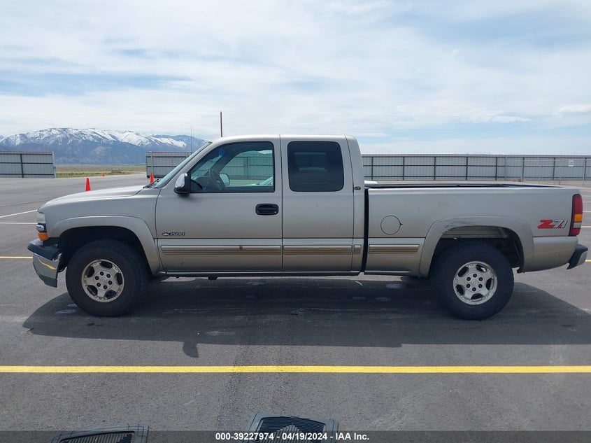 2000 Chevrolet Silverado 1500 Lt VIN: 1GCEK19TXYZ237749 Lot: 39227974