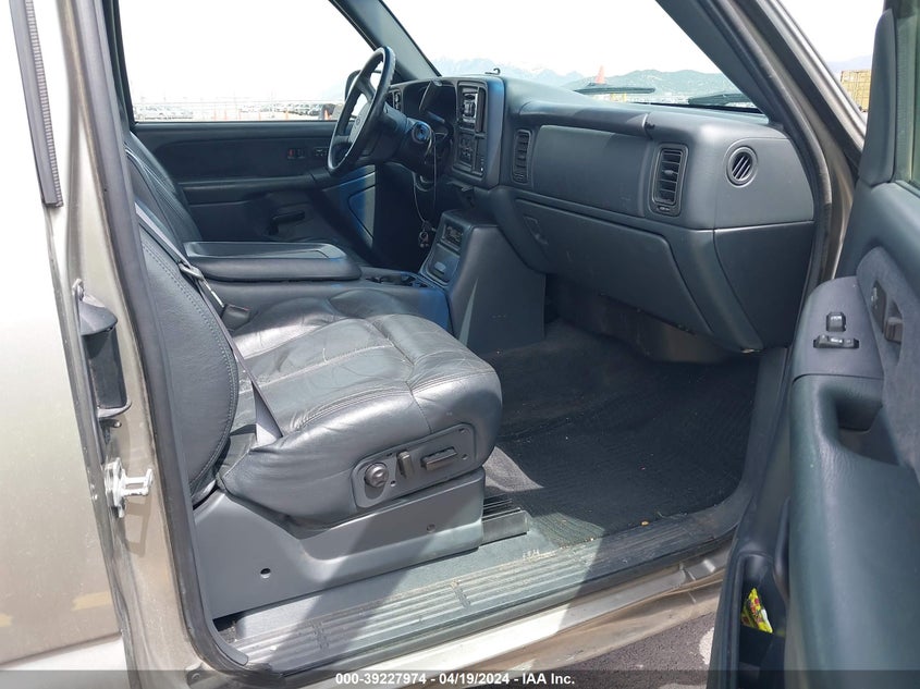 2000 Chevrolet Silverado 1500 Lt VIN: 1GCEK19TXYZ237749 Lot: 39227974