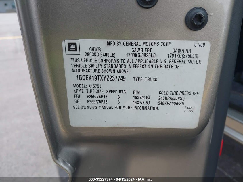 2000 Chevrolet Silverado 1500 Lt VIN: 1GCEK19TXYZ237749 Lot: 39227974