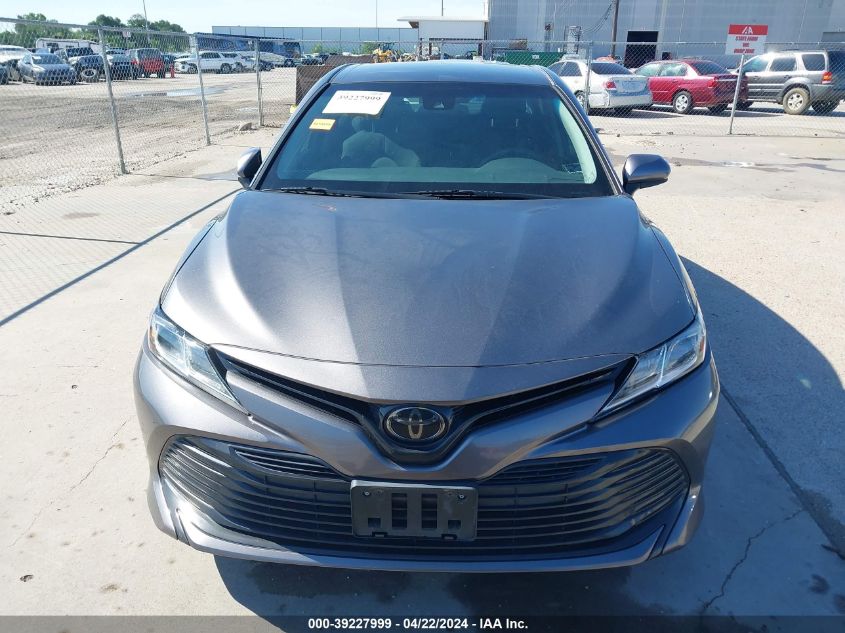 2018 Toyota Camry Le VIN: 4T1B11HK0JU570135 Lot: 50612954