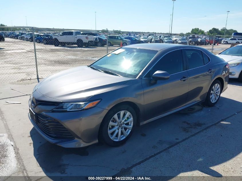 2018 Toyota Camry Le VIN: 4T1B11HK0JU570135 Lot: 50612954