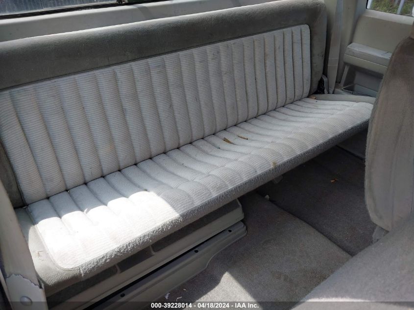 1994 Chevrolet Gmt-400 C1500 VIN: 1GCEC19H5RE259725 Lot: 39228014