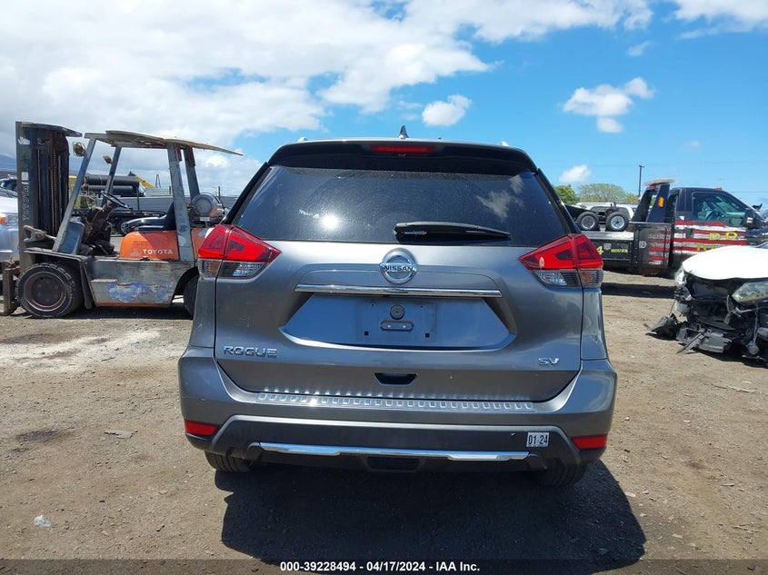 VIN KNMAT2MT0JP553817 2018 NISSAN ROGUE SV