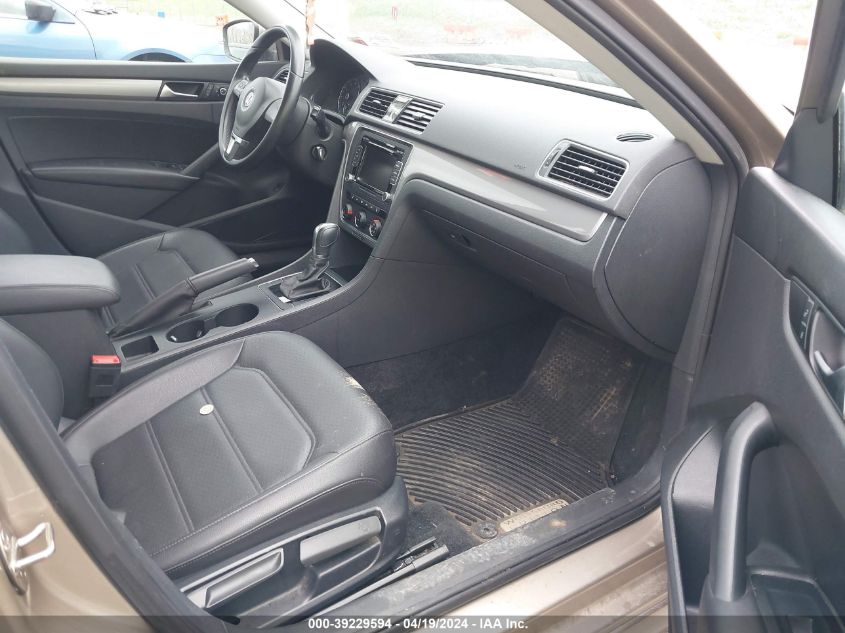 2015 Volkswagen Passat 1.8T Wolfsburg Edition VIN: 1VWAT7A36FC025812 Lot: 39229594