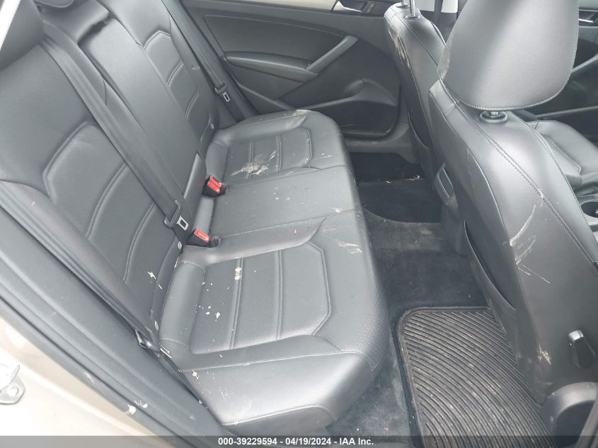 2015 Volkswagen Passat 1.8T Wolfsburg Edition VIN: 1VWAT7A36FC025812 Lot: 39229594