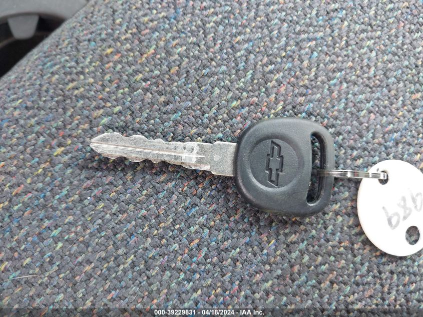 2003 Chevrolet Silverado 1500 Work Truck VIN: 1GCEC14V13E377632 Lot: 39229831