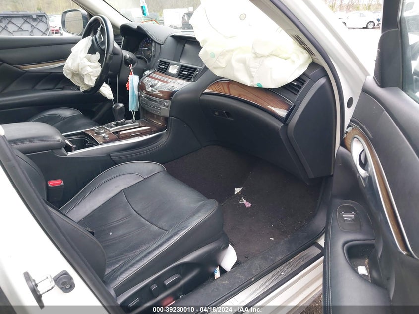 2018 Infiniti Q70L 3.7X Luxe VIN: JN1BY1PRXJM370302 Lot: 39230010