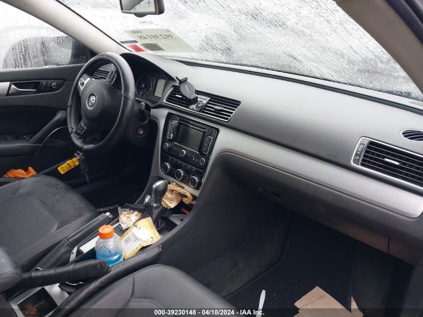 2012 Volkswagen Passat 2.5L Se VIN: 1VWBP7A35CC101556 Lot: 39230148